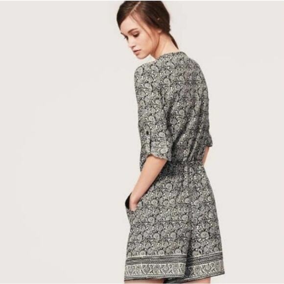 LOFT Dark Navy Blue and White Paisley Long Tab Sleeve Romper Playsuit sz 2 - Picture 2 of 9